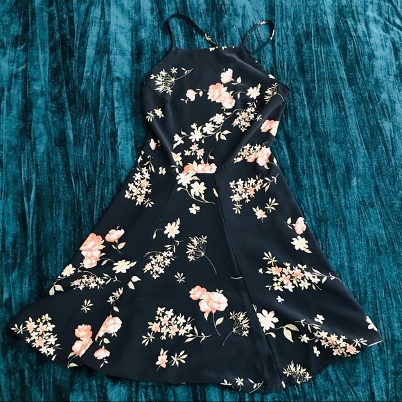 Brandy Melville Sundress Cross Back Floral OS - Picture 1 of 7